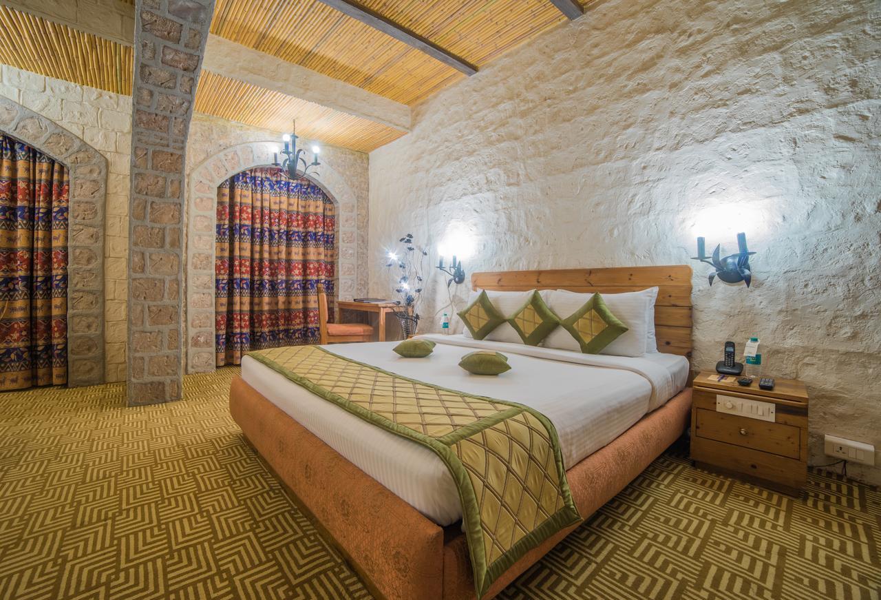Ramoji Film City- Sitara Luxury Hotel Pedda Ambarpet Buitenkant foto